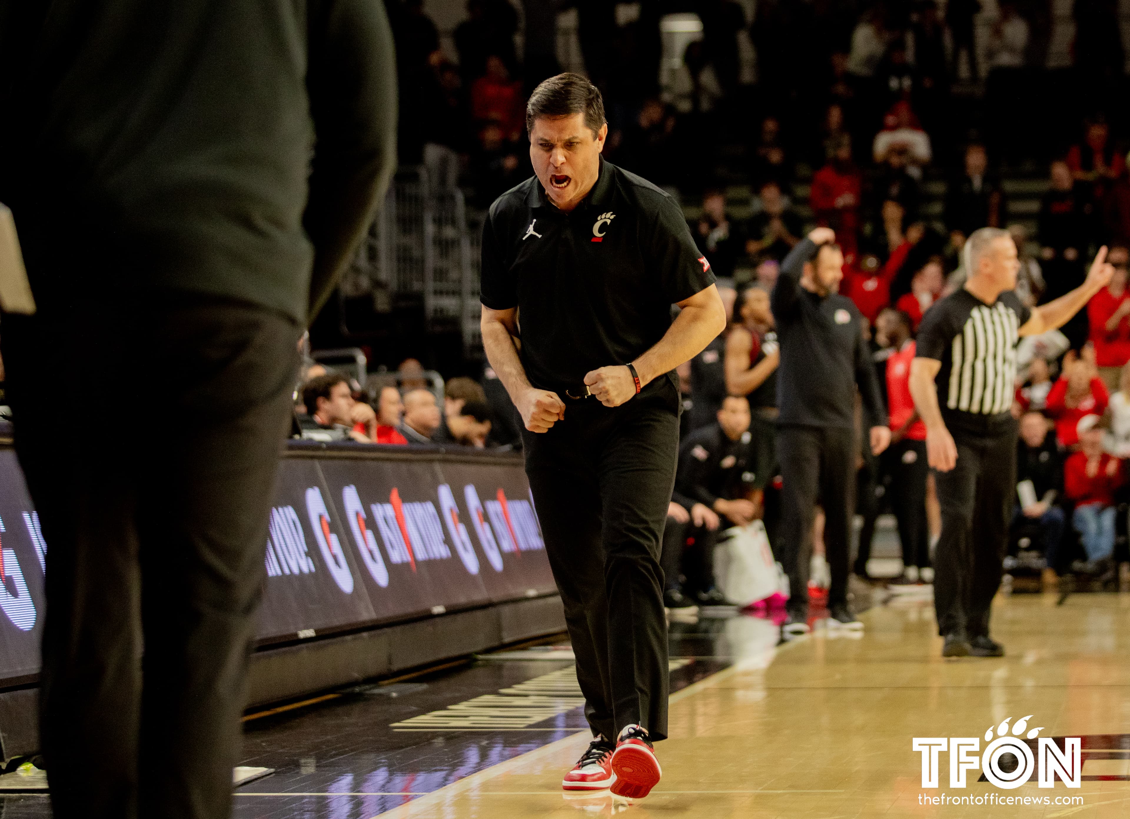 Bearcats Claw the Utes, 69-65, Behind Last Second Comeback article image from TFON