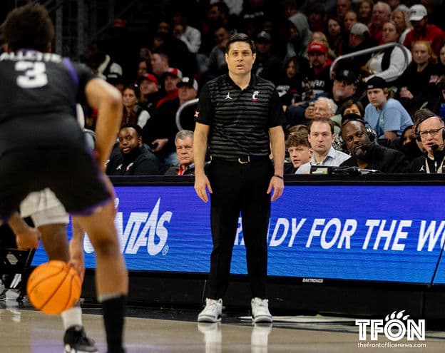 Bearcats beat No. 7 Michigan, 100-98 in exhibition 