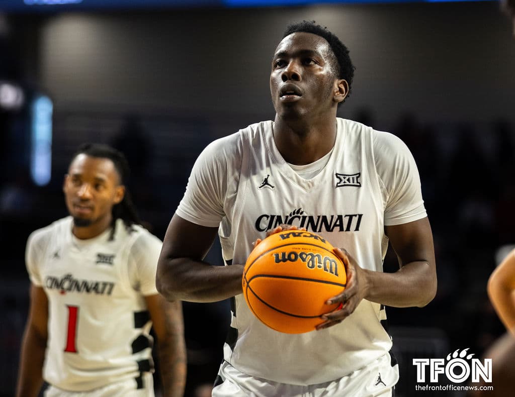 Bearcats PF Tyler McKinley enters transfer portal