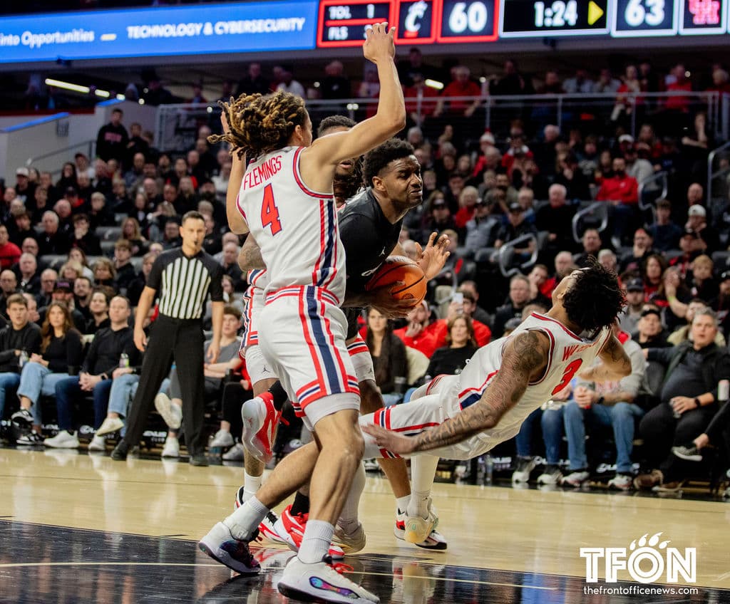 Bearcats can't hold off second half surge of No. 8 Houston, 67-60