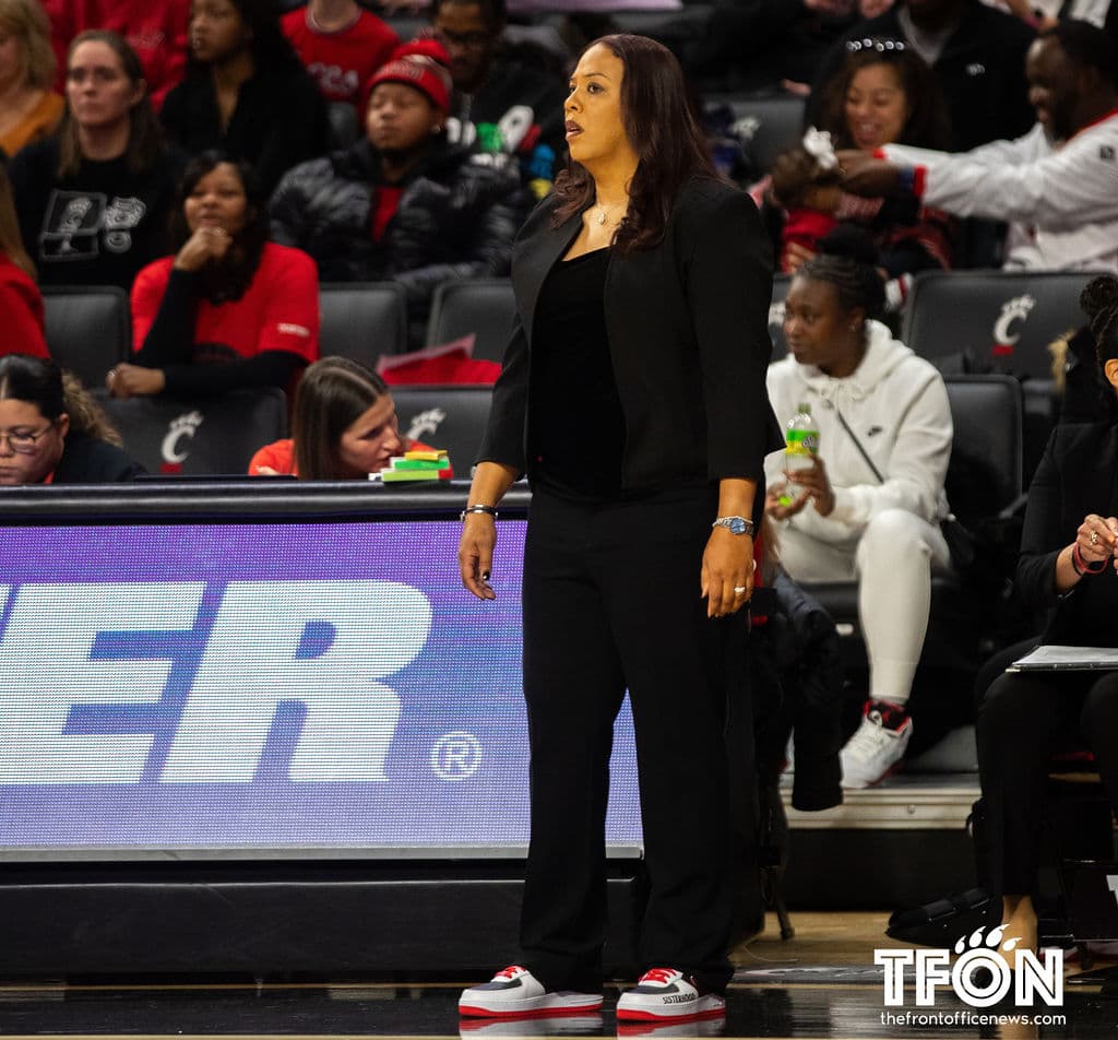 WBB: German guard Chinaza Ezeani commits to Cincinnati article image about Cincinnati Bearcats