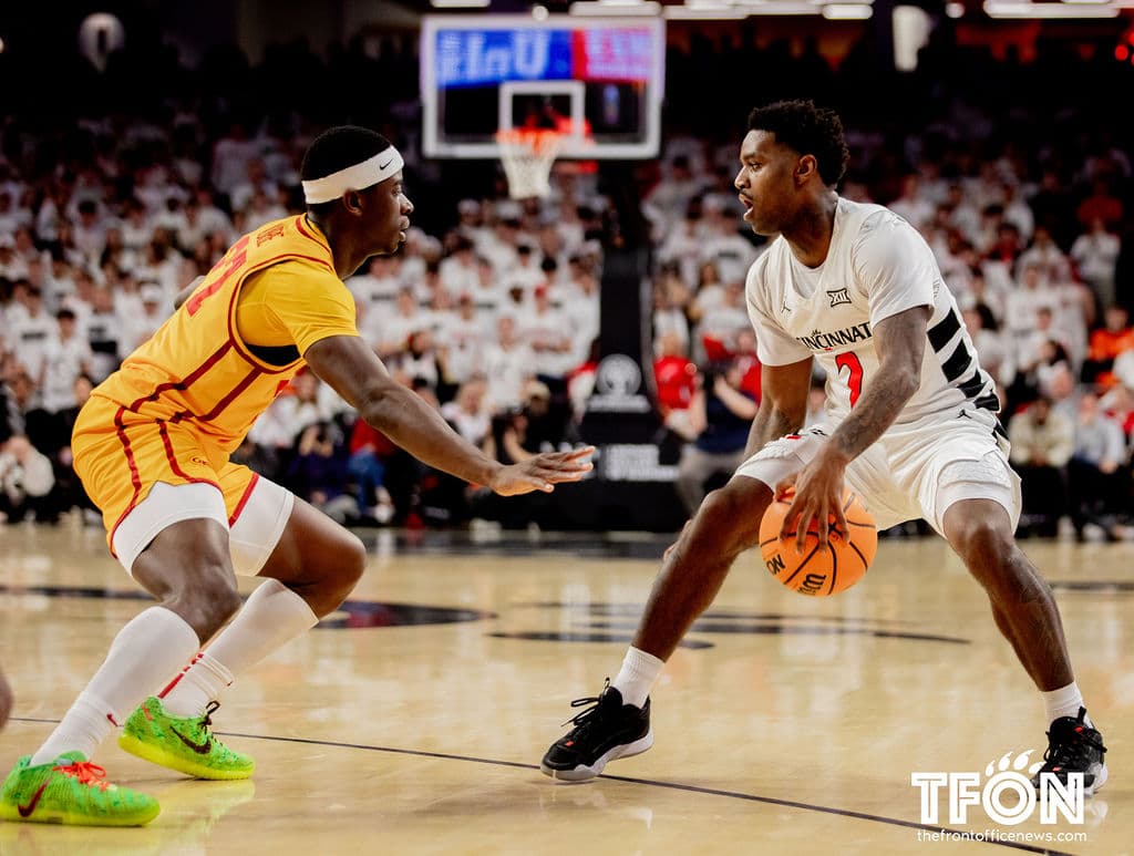 Bearcats PG Jizzle James enters transfer portal