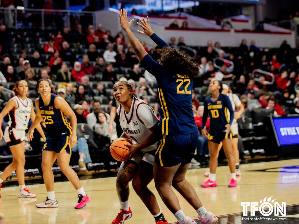 WBB: Cincinnati falls to West Virginia, 84-76