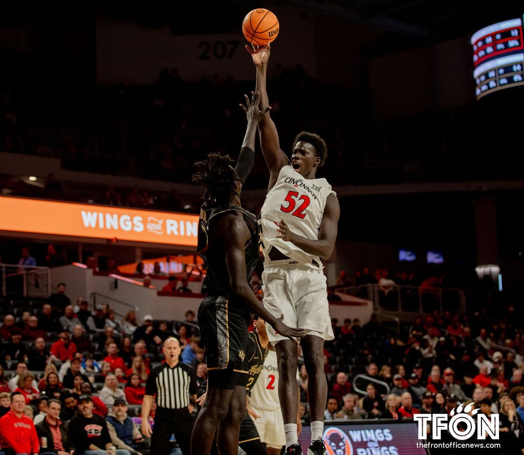 Bearcats C Moustapha Thiam enters transfer portal