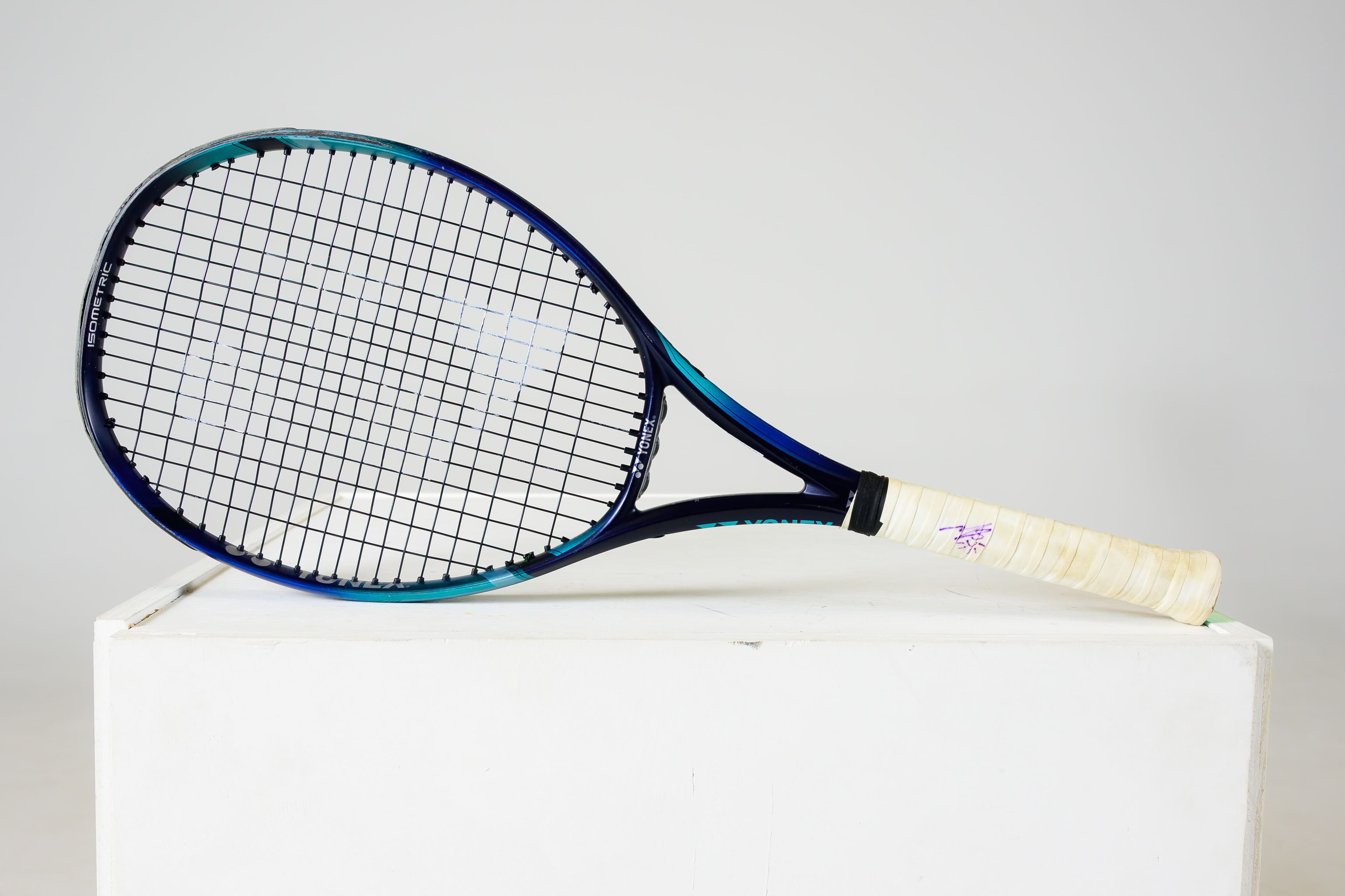Autographed Wimbledon Racket – Lulu Sun